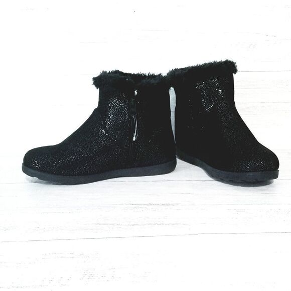 Cat & Jack Suede Faux Fur Ankle Boots - Picture 4 of 7